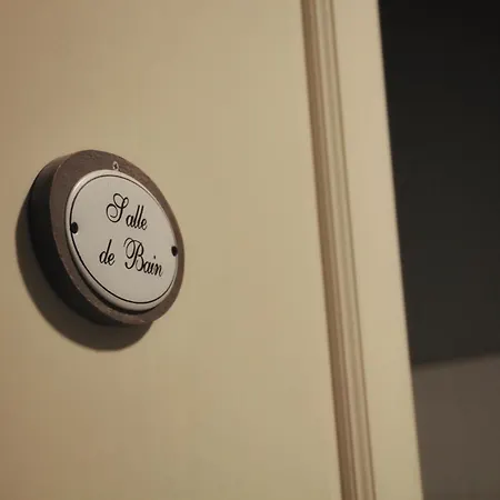 בית נופש La Maison D'ailleurs קונדום