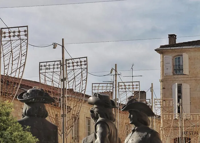 La Maison D'ailleurs Ferienhaus